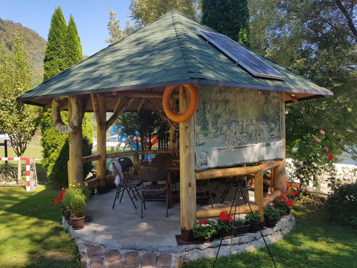 Apartman "Kapetana Luka" Ljubovija Exterior foto