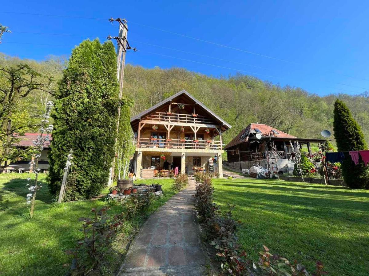 Apartman "Kapetana Luka" Ljubovija Exterior foto