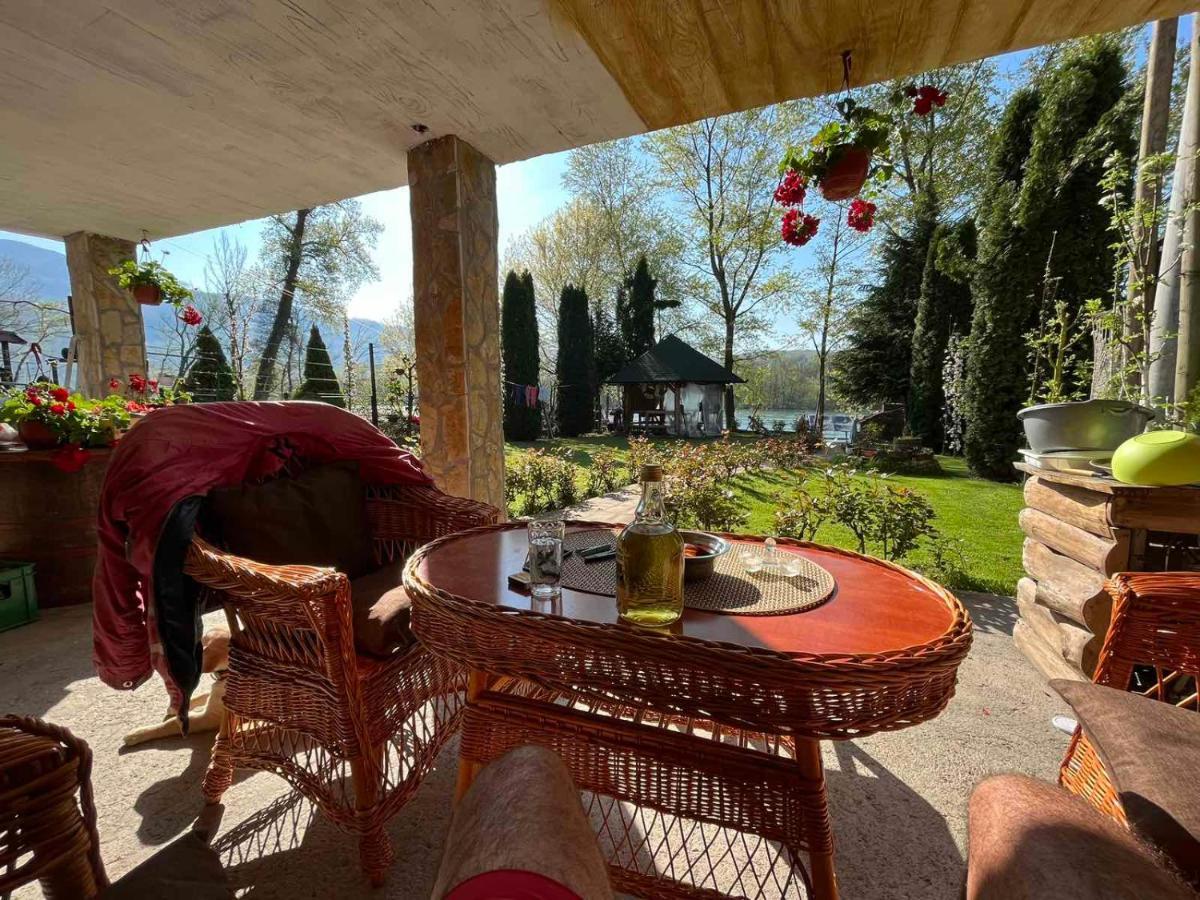 Apartman "Kapetana Luka" Ljubovija Exterior foto